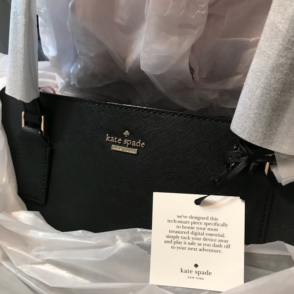Authentic Kate Spade Shoulder with laptop sleeve - Picture 8 of 8